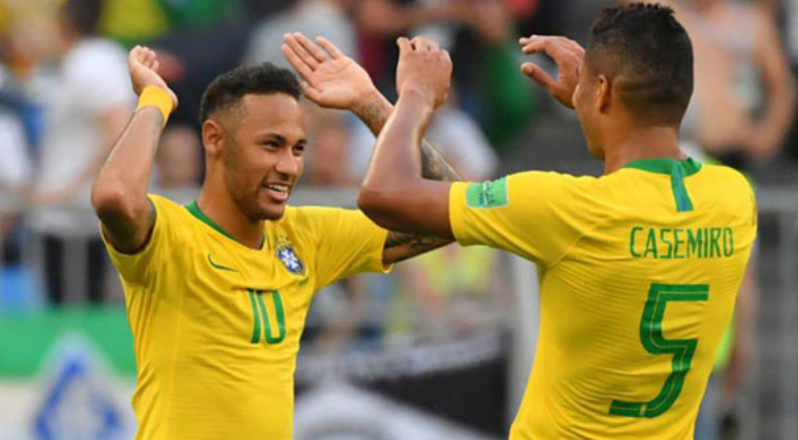 With this victory, Brazil not only got the joy of victory, but they also entered the last sixteen of the World Cup in Qatar. As a result, the hero of such a match is excited about Casemiro. Despite all the discussions and criticisms, Brazil fans are cheering for Casemiro. This time, the prince of Brazilian football, Neymar Jr., joined the salute. This Brazilian poster boy, who did not take the field against Switzerland due to injury in the previous match, gave great credit to Casemiro. Neymar called Casemiro the best midfielder in the world. 