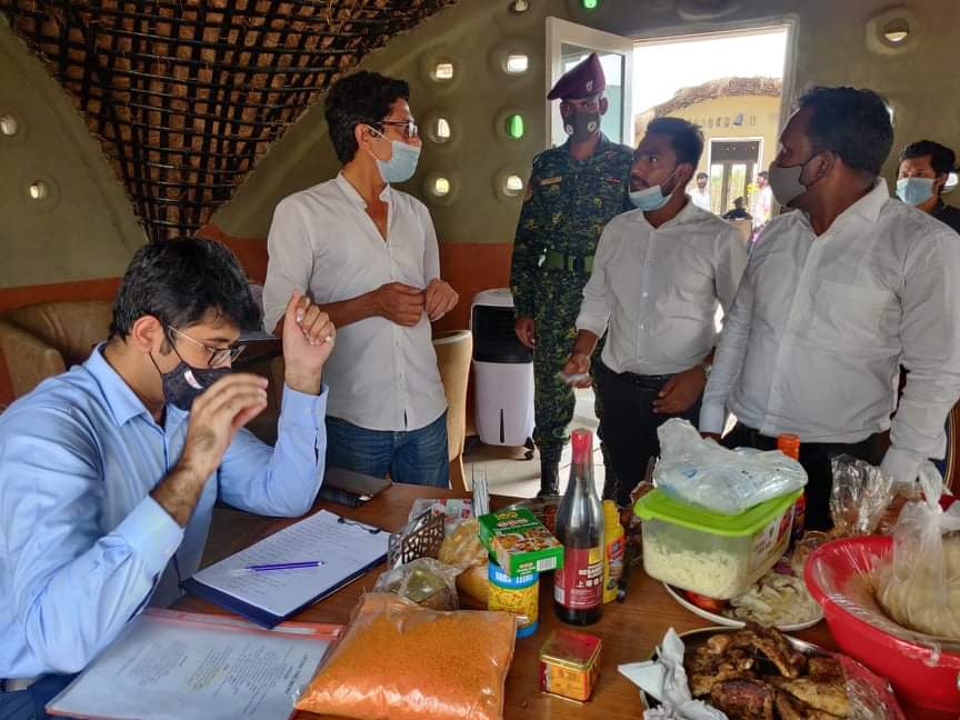 অভিযানকালে দেখা যায়, বেশ কিছু পণ্যে আমদানিকারকের প্রমাণক নেই, জেলা প্রশাসক মহোদয় প্রদত্ত নিবন্ধন ও লাইসেন্স নেই, ডাস্টবিন ওপেন, তারিখ বিহীন খাবার ফ্রিজে রাখা হয়েছে, রান্না করা ও কাঁচা খাবার একত্রে ফ্রিজে রাখা, ফ্লোর ও রান্নাঘর ব্যাপক অপরিষ্কার, মেয়াদোত্তীর্ণ দুধ ও দই পাওয়া যায়, রুটিতে লেভেলিং প্রবিধানমালা লঙ্ঘিত । এ সকল অপরাধে লা টিং টিং রেস্টুরেন্ট কর্তৃপক্ষকে নিরাপদ খাদ্য আইন, ২০১৩ এর বিধান অনুযায়ী ১,০০,০০০/- (এক লক্ষ টাকা) অর্থদণ্ড প্রদান অনাদায়ে দায়িত্বরত ম্যানেজারকে ১ মাসের বিনাশ্রম কারাদণ্ড প্রদান করা হয়। ম্যানেজার তার অপরাধ স্বীকারপূর্বক অর্থদণ্ড দিতে চান ও তাৎক্ষণিক তা আদায় করা হয়।