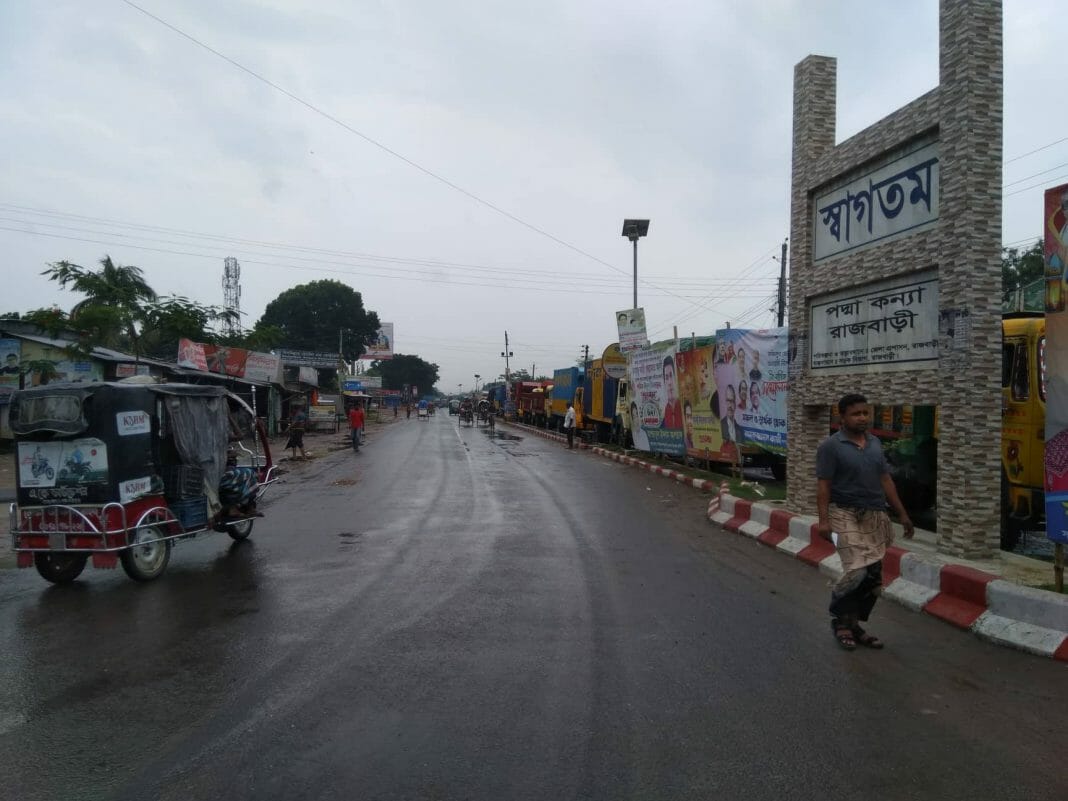 এ বিষয়ে বাংলাদেশ অভ্যন্তরীণ নৌপরিবহনের(বিআইডব্লিউটিসি) কর্মকর্তারা বলেন, পদ্মা সেতু চালু হওয়ার সঙ্গে সঙ্গে স্বাভাবিকভাবেই এই নৌরুটে যানবাহনের চাপ কিছুটা কমে যাবে। কিছু কিছু জেলার যানবাহন তখন সরাসরি পদ্মা সেতু পাড়ি দিয়ে ঢাকাতে প্রবেশ করবে। আবার ঢাকা থেকে তারা পদ্মা সেতু হয়ে দক্ষিণ-পশ্চিমাঞ্চলে প্রবেশ করবে।