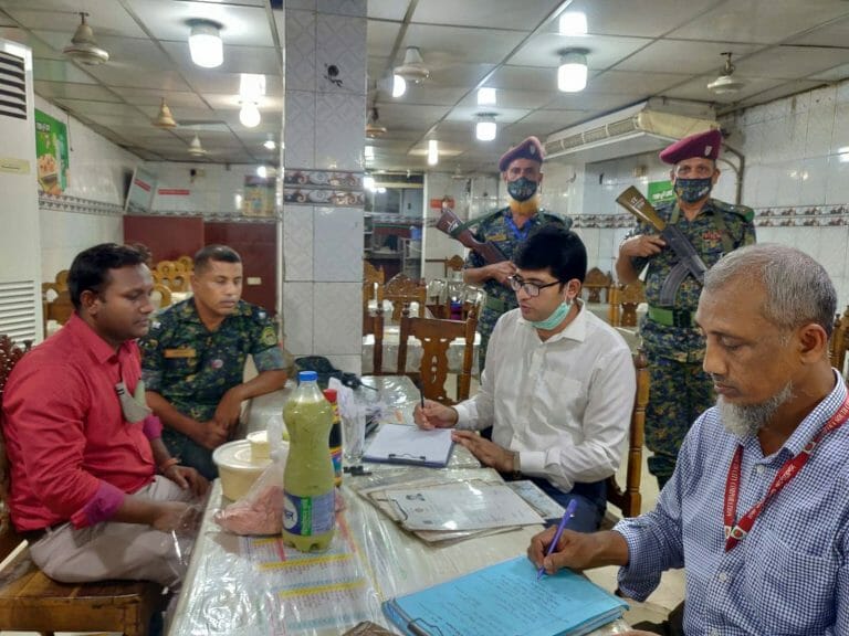 বিজ্ঞ এক্সিকিউটিভ ম্যাজিস্ট্রেট জানান, "খাদ্যের নিরাপদতা নিশ্চিতে বাংলাদেশ নিরাপদ খাদ্য কর্তৃপক্ষ সর্বদা কাজ করছে। আর এ ধরনের মোবাইল কোর্ট ও মনিটরিং কার্যক্রম সবসময় অব্যাহত থাকবে।" এছাড়া তিনি খাদ্য ও খাদ্য স্থাপনা নিয়ে কারো কোন সুনির্দিষ্ট অভিযোগ থাকলে তা ৩৩৩ তে কল করে বা নিরাপদ খাদ্য কর্তৃপক্ষকে লিখিত আকারে বা নিরাপদ খাদ্য কর্তৃপক্ষের ফেসবুক পেজের ইনবক্সে জানাতে নাগরিকদের অনুরোধ করেন। বিশুদ্ধ ও নিরাপদ খাদ্য নিশ্চিতে তিনি সকলের সহযোগিতা কামনা করেন। এছাড়া প্রত্যেক জেলায় নিরাপদ খাদ্য কর্তৃপক্ষের নিরাপদ খাদ্য অফিসার (এফএসও) এর নিকটও অভিযোগ করা যাবে। অভিযানকালে বিএফএসএর ফুড ইনস্পেকটর জনাব মোঃ ছানোয়ার হোসেন, ঢাকা দক্ষিণ সিটি কর্পোরেশনের নিরাপদ খাদ্য পরিদর্শক জনাব মো. মাহমুদুল হাসান আনচারী, বিএফএসএ এর অন্যান্য সাপোর্ট স্টাফ এবং ব্যাটেলিয়ান আনসার সদস্যবৃন্দের একটি চৌকস টিম উপস্হিত ছিলেন।