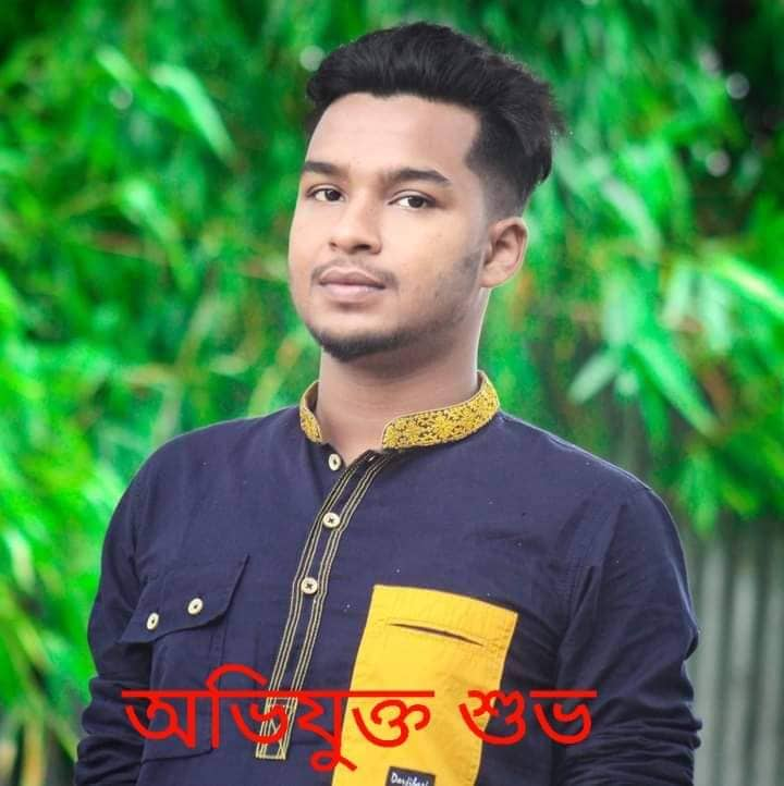 আহত বাসচালক মোঃ মফিজ শেখ জানান, তিনি গোল্ডেন লাইন পরিবহনের ঢাকা মেট্রো ব- ১৪-৬২৩৭ রেজিষ্ট্রেশনের একটি বাসের চালক। তিনি গতকাল শনিবার বিকেল পৌনে ছয়টার ট্রিপে ফরিদপুর থেকে যাত্রী নিয়ে ঢাকার উদ্দেশ্যে রওয়ানা করেন। তার বাসটি সন্ধ্যা সোয়া সাতটার দিকে দৌলতদিয়া ৬ নম্বর ফেরিঘাটে ফেরিতে উঠতে অপেক্ষমান যানবাহনের সিরিয়ালে দাড়ান। এমতাবস্থায় সিরিয়ালের ডান পাশ দিয়ে একটা ট্রাক আসে এবং অভিযুক্তরা ট্রাকটি সিরিয়ালের আগে ঢুকাতে তার বাসটিকে সরাতে বলে। তিনি ট্রাকটিকে সিরিয়ালের আগে অন্যায়ভাবে ঢুকতে না দেয়ায় অভিযুক্তরা বাসের সামনের ও পাশের গ্লাস ভেঙে ফেলে। তিনি বাস থেকে নেমে অভিযুক্তদের ভাংচুরে বাধা দিলে তাকে কাঠের বাটাম দিয়ে এলোপাতাড়ি মারপিট করে গুরুতর আহত করে। মারপিটের এক পর্যায়ে আমার পকেটে থাকা নগদ টাকা ছিনিয়ে নেয় এবং আশিক পকেটে থাকা দামি এন্ড্রয়েড মোবাইল ফোন ছিনিয়ে নেয়। এরপর তার চিৎকার শুনে আশপাশের লোকজন চলে আসলে অভিযুক্তরা প্রাণ নাশের হুমকি দিয়ে পালিয়ে যায়। তিনি আরো বলেন, ঘটনার খবর পেয়ে তৎক্ষনাৎ গোয়ালন্দ ঘাট থানা পুলিশ ঘটনাস্থলে যায় এবং তাকে উদ্ধার করে গোয়ালন্দ উপজেলা স্বাস্থ্য কমপ্লেক্স হাসপাতালে নিয়ে যায়। এমতাবস্থায় তার অবস্থা আশংকাজনক মনে হলে কর্তব্যরত চিকিৎসক তাকে হাসপাতালে ভর্তি রেখে চিকিৎসা প্রদান করে। ঘটনার প্রত্যক্ষদর্শীরা জানান, অভিযুক্তরা ট্রাক পারাপার দালাল চক্রের সদস্য। তারা ট্রাক আগে ফেরিতে উঠাতে বেআইনিভাবে সিরিয়াল ভেঙে ডান পাশ দিয়ে এসে সামনে থাকা কোন এক গাড়ির সামনে জোরপূর্বক ঢুকিয়ে দেয়। যদি কোনো গাড়ির চালক ঢুকতে না দেয় তাহলে তাদেরকে মারপিটসহ গাড়ি ভাংচুর করে। এর আগে একাধিকবার এমন ঘটনা ঘটেছে বলে তারা জানান। গোয়ালন্দ ঘাট থানার ভারপ্রাপ্ত কর্মকর্তা (ওসি) স্বপন কুমার মজুমদার বলেন, ঘটনার খবর পেয়ে তৎক্ষনাৎ ঘটনাস্থলে পুলিশ গিয়ে আহত বাসচালককে হাসপাতালে নিয়ে আসে। এ ঘটনায় বাসচালক বাদী হয়ে একটি লিখিত অভিযোগ করেছেন। আমরা তদন্ত সাপেক্ষে পরবর্তী ব্যাবস্থা গ্রহন করবো। এছাড়াও যদি বাদী মামলা করতে চায় তাহলে আমরা মামলা রুজু করবো।