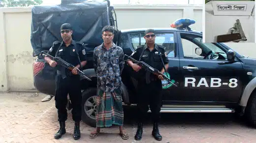 রাজবাড়ী সদর উপজেলার মিজানপুর ইউনিয়নের দয়াল নগর এলাকায় অভিযান চালিয়ে হত্যা, অস্ত্র ও মাদকসহ ৫ মামলার আসামি মাসুদ রানা ওরফে ফেন্সি মাসুদ ওরফে গুলি মাসুদকে (৪০) গ্রেপ্তার করেছে ফরিদপুর র‌্যাব-৮।