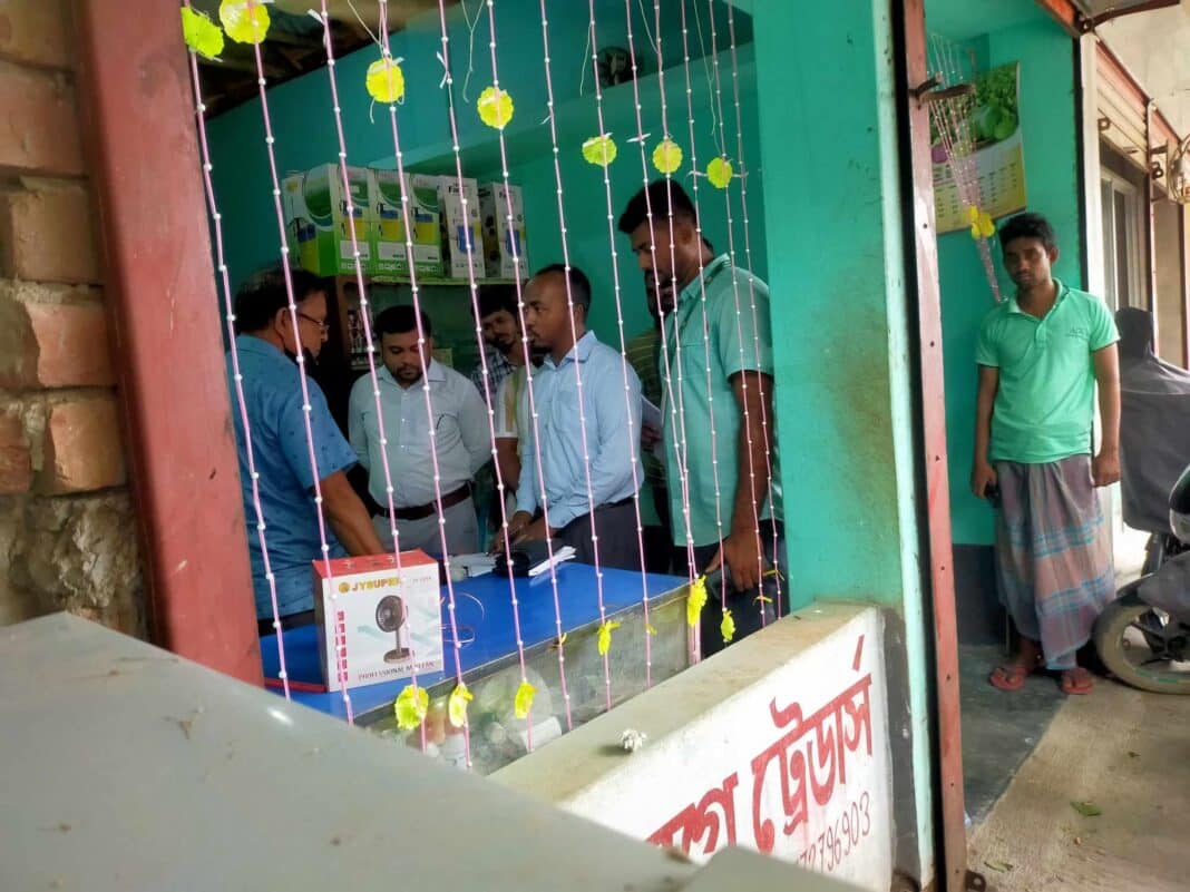 রাজবাড়ী জেলা ভোক্তা-অধিকার সংরক্ষণ অধিদপ্তরের অভিযানে তিন প্রতিষ্ঠান মালিক কে জরিমানা আদায় করা হয়েছে।