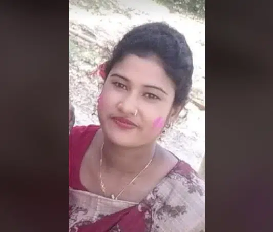 ডেঙ্গু জ্বরে আক্রান্ত হয়ে মারা গেছেন যুব মহিলা লীগের সাধারণ সম্পাদক রুমানা আক্তার (২৫) । তিনি রাজবাড়ী সদর উপজেলার মিজানপুর ইউনিয়ন যুব মহিলা লীগের সাধারণ সম্পাদক ও মিজানপুর ইউনিয়নের গোপিনাথপুর গ্রামের মৃত বাবুর মেয়ে। তার ১১ বছর বয়সী একটি ছেলে সন্তান রয়েছে।