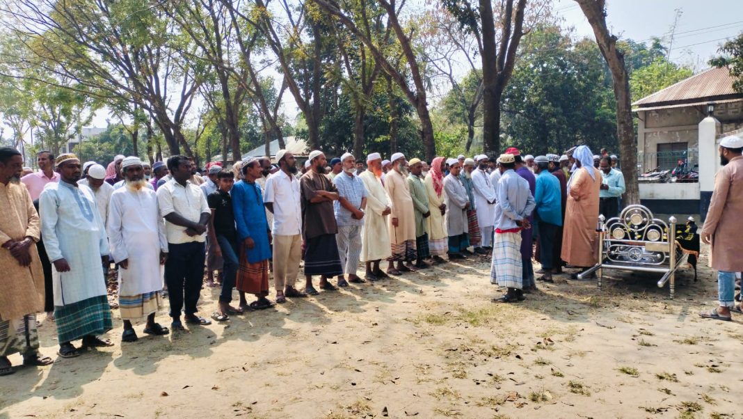 রাজবাড়ীর পাংশা প্রেসক্লাবের সদস্য ও দৈনিক তরুণ কণ্ঠ পত্রিকার স্টাফ রিপোর্টর , অনলাইন নিউজ পোর্টাল রাজবাড়ী জার্নাল এর পাংশা উপজেলা প্রতিনিধি মো. উজ্জল হোসেনের পিতা মো. তাসলেম উদ্দিন মোল্লা ইন্তেকাল করেছেন। (ইন্না-লিল্লাহি ওয়া ইন্না ইলাইহি রাজিউন)