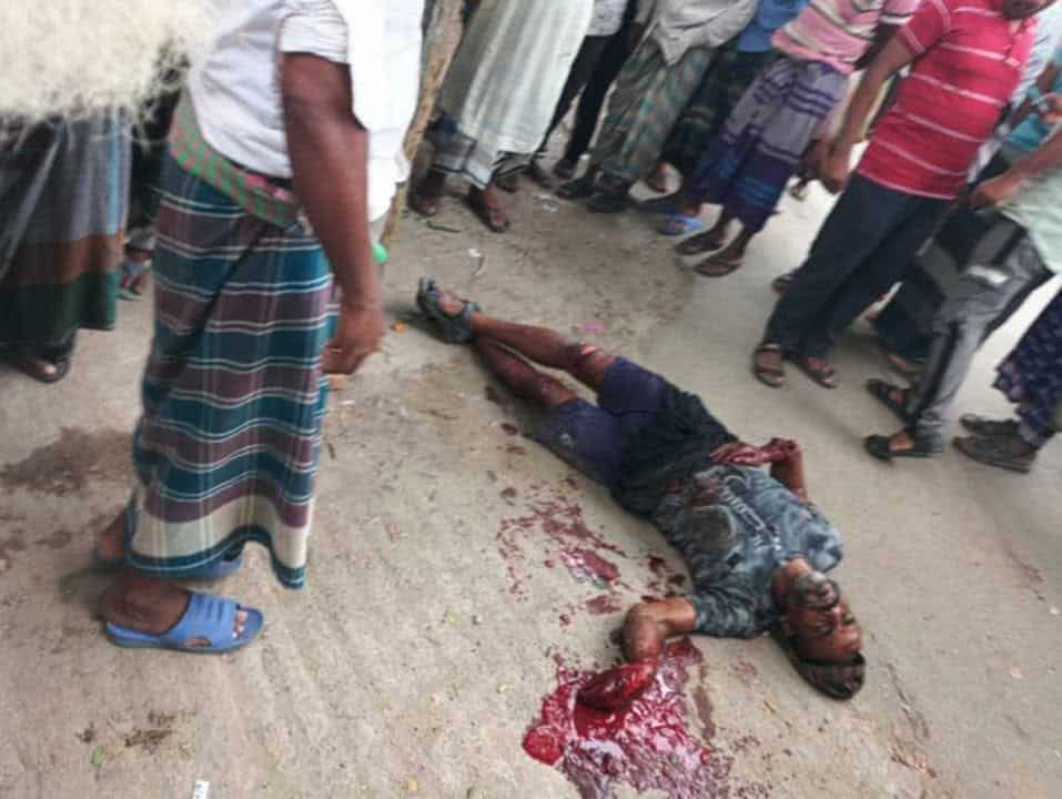 রাজবাড়ীর বালিয়াকান্দির সোনাপুর হাটের আধিপত্য বিস্তার নিয়ে তিন জনকে কুপিয়ে জখম করার অভিযোগ উঠেছে প্রতিপক্ষের বিরুদ্ধে।
