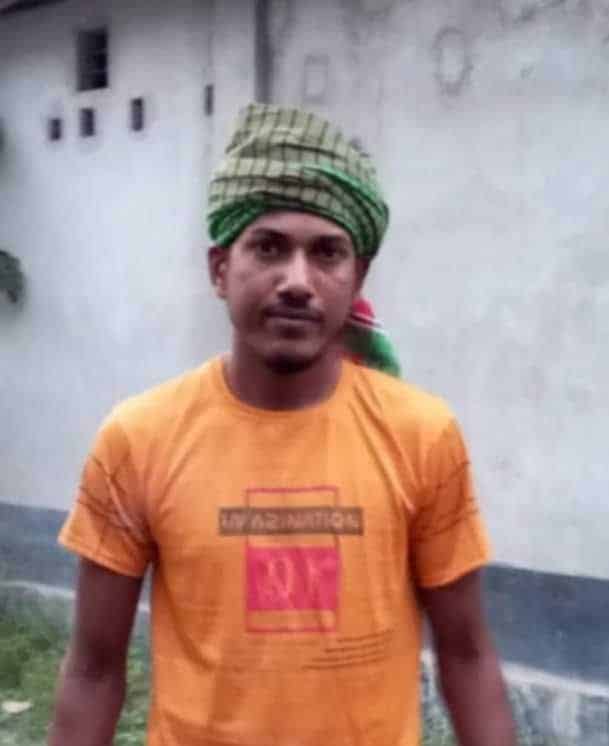রাজবাড়ীর পাংশায় পূর্ব শত্রুতার জেরে রাশিদুল ইসলাম (৩৫) নামে এক যুবককে কুপিয়ে ও পিটিয়ে হত্যার অভিযোগ উঠেছে প্রতিপক্ষের বিরুদ্ধে। নিহত রাশিদুল পাংশা