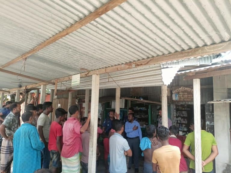 রাজবাড়ীতে ভোক্তা অধিকার সংরক্ষন অধিদফতরের অভিযানে তিন প্রতিষ্ঠান মালিককে ১৮ হাজার টাকা জরিমানা করা হয়েছে। ২৩ জুন জেলার