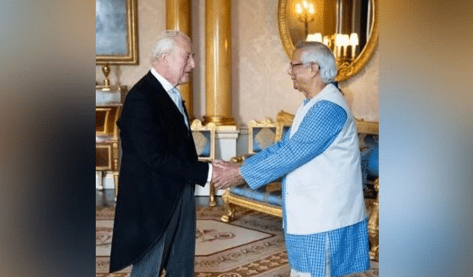 যুক্তরাজ্য সফররত বাংলাদেশের প্রধান উপদেষ্টা প্রফেসর মুহাম্মদ ইউনূস আজ লন্ডনে ব্রিটিশ রাজা তৃতীয় চার্লসের সঙ্গে একান্তে বৈঠক করেছেন। সেখানে তাঁরা বাংলাদেশের চলমান সংস্কার কার্যক্রম নিয়ে আলোচনা করেন।