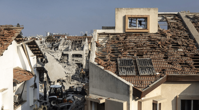 ইসরাইলের একটি উদ্ধারকারী সংস্থা শনিবার দেশটির উত্তরাঞ্চলে একটি আবাসিক ভবনে ড্রোন হামলা হয়েছে বলে জানিয়েছে। এর আগে সেনাবাহিনী