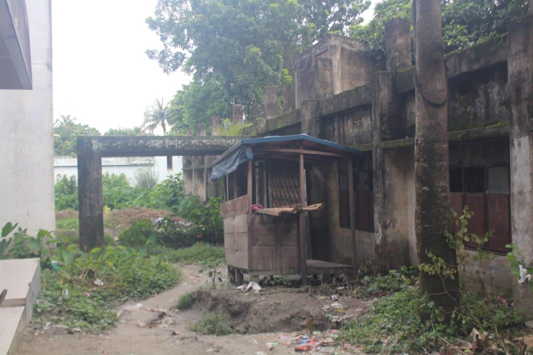 রাজবাড়ী পৌরসভা সূত্র জানা গেছে , ১৯৯৫ সালে রাজবাড়ী পৌরসভার উদ্যোগে শহরের নতুনবাজার এলাকায় পৌর শিশু হাসপাতালটি প্রতিষ্ঠা করা হয়। প্রতিষ্ঠার পর সেখানে একজন চিকিৎসক রোগী দেখে শুধু ব্যবস্থাপত্র দিতেন ২২ বছর।