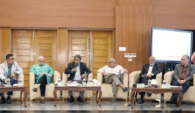 জাতীয় ঐকমত্য কমিশনের সহ-সভাপতি অধ্যাপক আলী রীয়াজ বলেছেন, কোনো কিছু চাপিয়ে দিচ্ছেনা ঐকমত্য কমিশন। রাজনৈতিক দলগুলোর